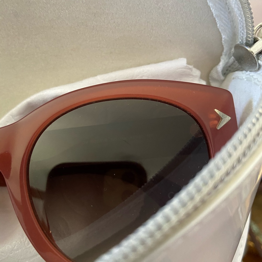 Sunglasses - Picture 6 of 6